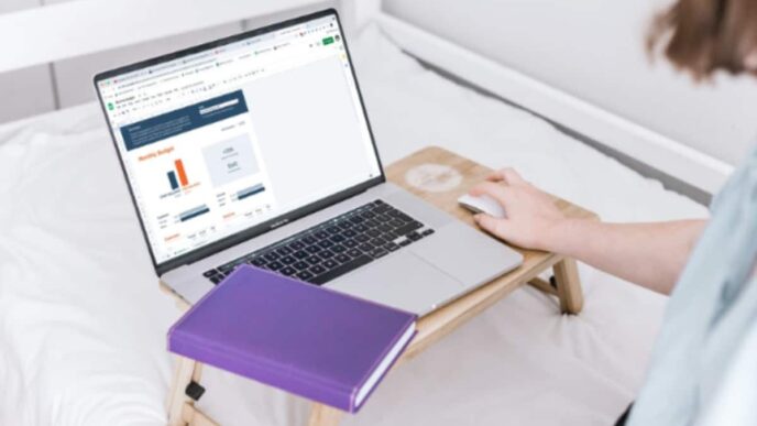 Tips to Setting and Sticking to a Budget
