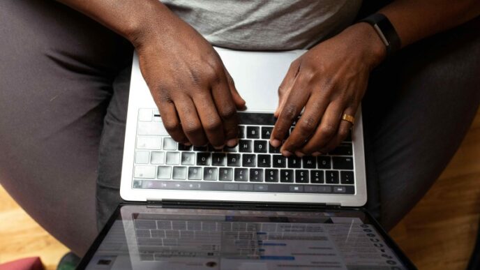 FBI: Americans Lost $1 Billion to Romance Scams in 2021
