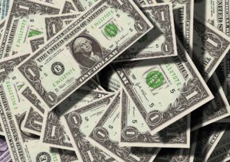 Dollar gains amid escalating geopolitical tensions