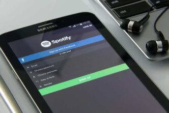 Spotify to Stop Producing Car Thing Devices