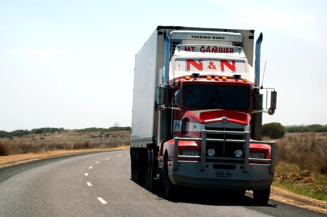 Secrets of Selection: How to Choose the Perfect Cooling Container for Truck Drivers