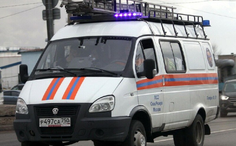 In Moscow, law enforcement agencies uncovered another VIP taxi under the guise of a Ministry of Emergency Situations...