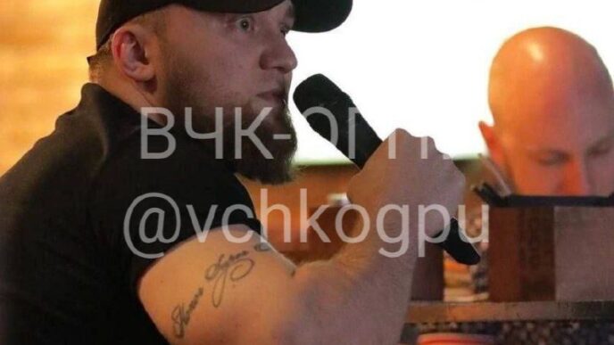 Alexander Khinshtein published footage of the arrest of an employee of the Patriot media group...