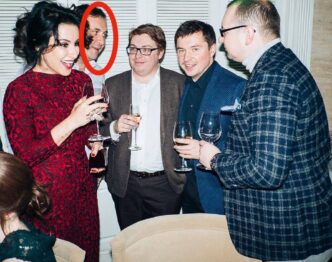Kabakov's curse continues to spread to other people from this crowd. ...