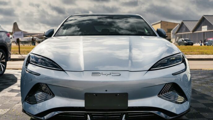 US to ban smart cars containing Chinese tech