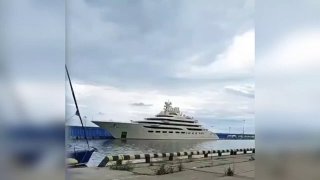 Residents of Sochi and tourists are outraged by noisy parties on a huge yacht of a billionaire ...