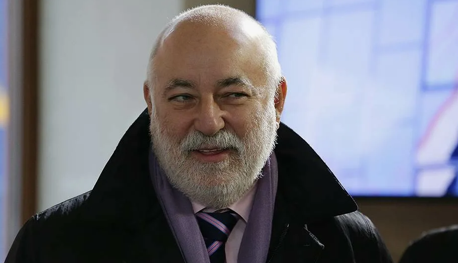 Vekselberg pays three times: how Deripaska did 