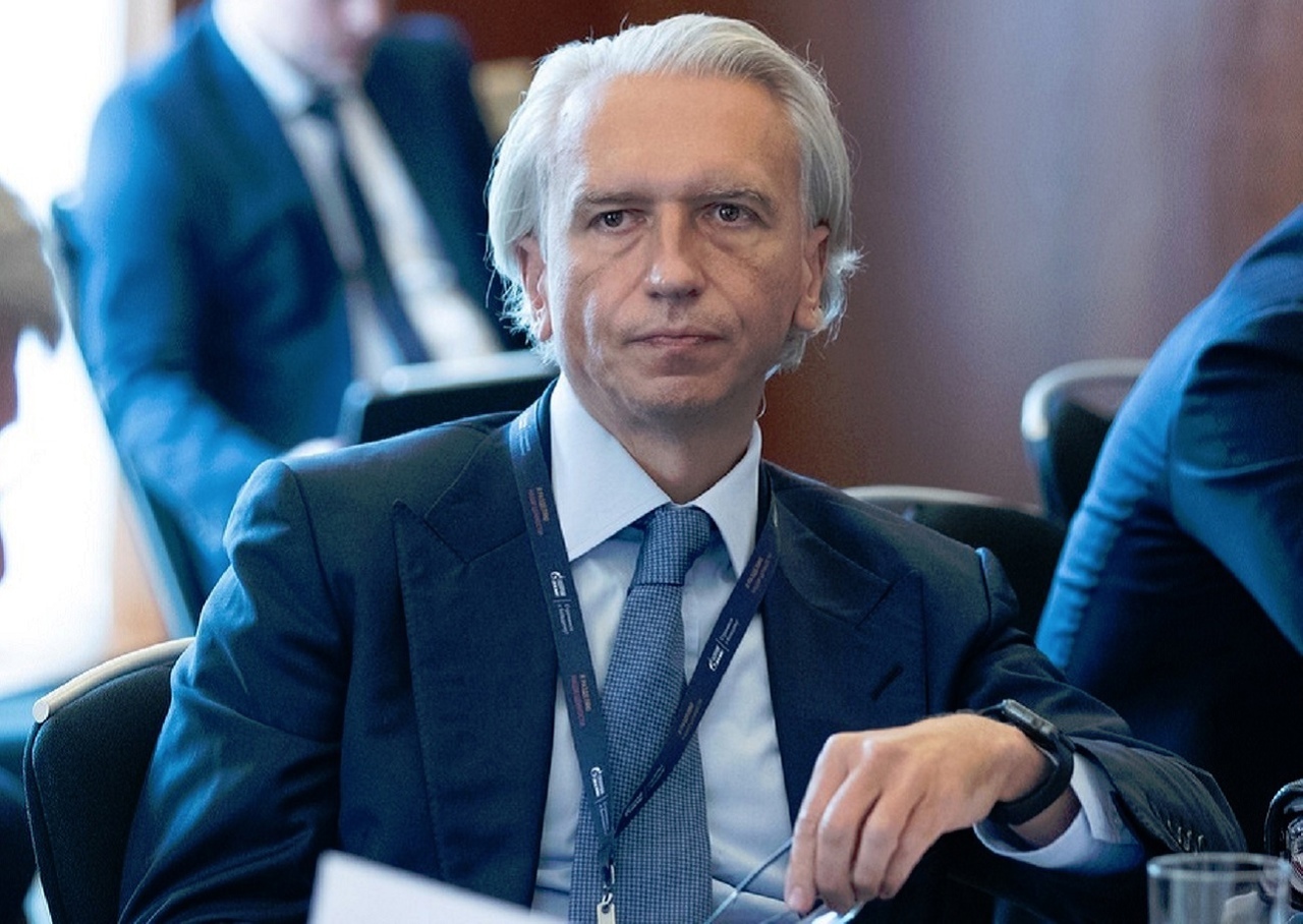 Breeze for the St. Petersburg oil terminal: Vasilyevs against the Skigins?