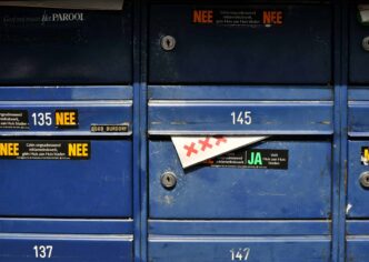 What Should a Small Business Include on Custom Mailers for Maximum Impact: Top 5 Elements