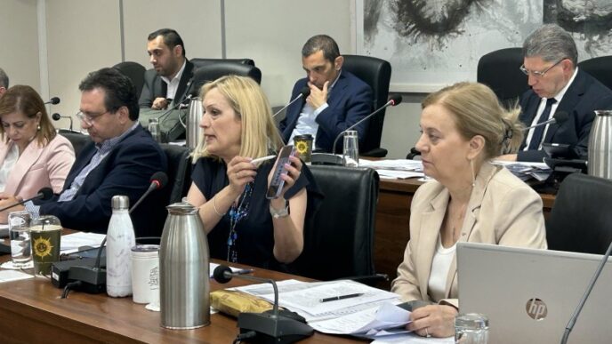 Cypriot MPs Assail Officials For Failure to Collect on €14M Tax Bill From Roman Abramovich Firm