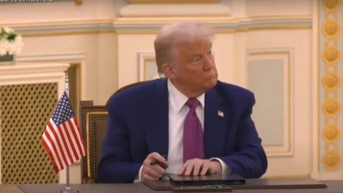 Trump signs orders to boost US nuclear energy