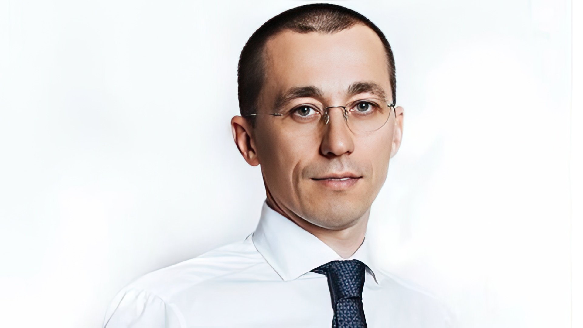 Does the son of Moshkovich invest in the Pentagon?