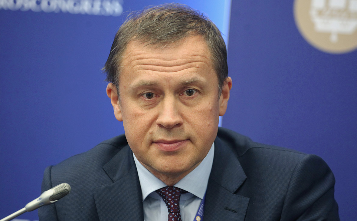 Whose bus bus: like Sobyanin and Chemezov transported transport