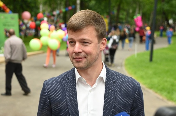 Yurov does not hear, Yurov is deaf!